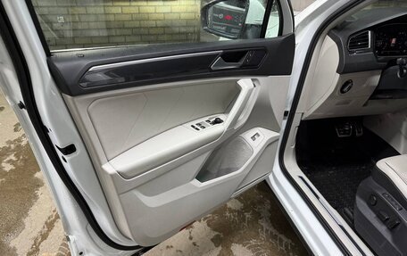 Volkswagen Tiguan II, 2018 год, 3 750 000 рублей, 11 фотография