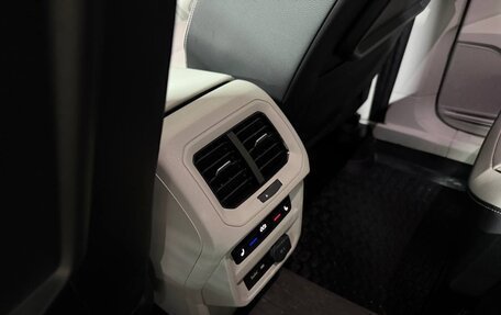 Volkswagen Tiguan II, 2018 год, 3 750 000 рублей, 15 фотография