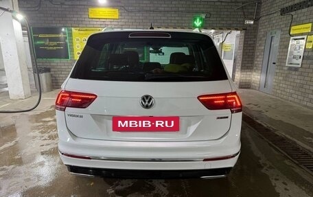 Volkswagen Tiguan II, 2018 год, 3 750 000 рублей, 4 фотография