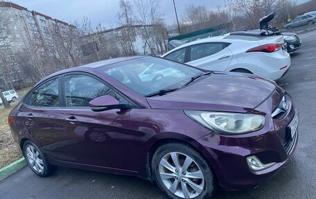 Hyundai Solaris II рестайлинг, 2011 год, 620 000 рублей, 3 фотография