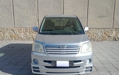 Toyota Noah III, 2003 год, 550 000 рублей, 1 фотография
