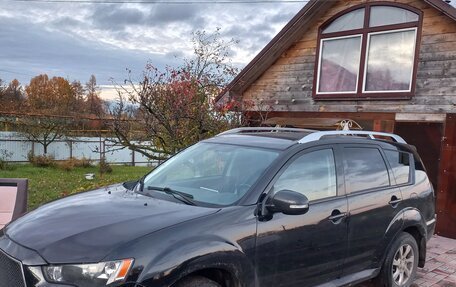 Mitsubishi Outlander III рестайлинг 3, 2010 год, 970 000 рублей, 2 фотография