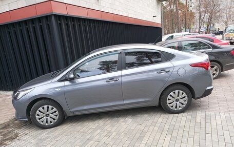 Hyundai Solaris II рестайлинг, 2021 год, 1 700 000 рублей, 7 фотография