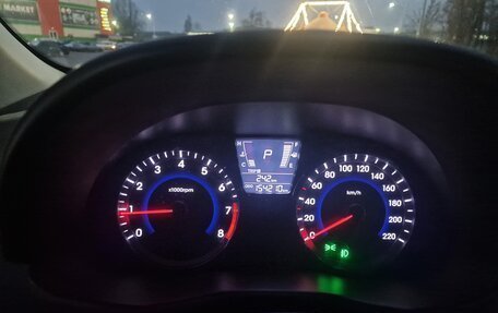 Hyundai Solaris II рестайлинг, 2011 год, 890 000 рублей, 7 фотография