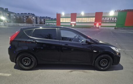 Hyundai Solaris II рестайлинг, 2011 год, 890 000 рублей, 3 фотография