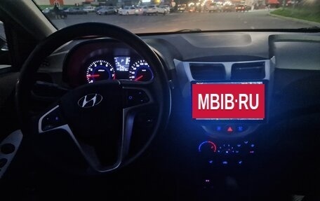 Hyundai Solaris II рестайлинг, 2011 год, 890 000 рублей, 8 фотография