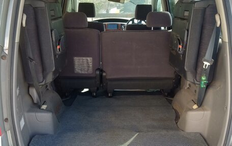 Toyota Noah III, 2003 год, 550 000 рублей, 7 фотография