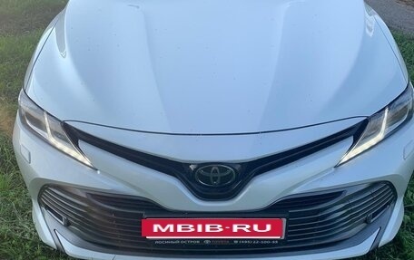 Toyota Camry, 2019 год, 2 250 000 рублей, 4 фотография