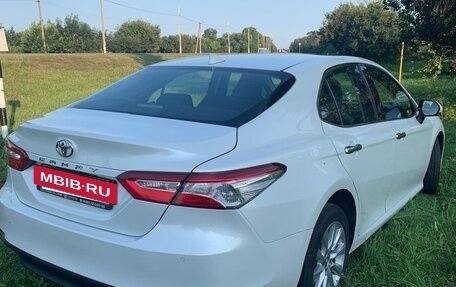 Toyota Camry, 2019 год, 2 250 000 рублей, 7 фотография