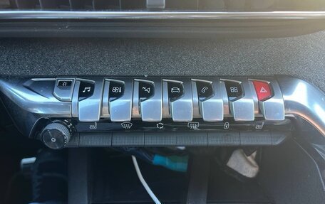 Peugeot 3008 II, 2018 год, 2 150 000 рублей, 17 фотография