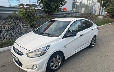 Hyundai Solaris II рестайлинг, 2013 год, 579 000 рублей, 4 фотография