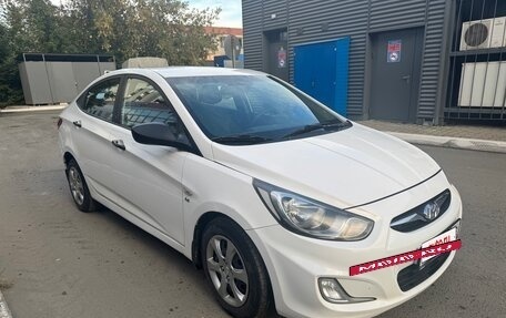 Hyundai Solaris II рестайлинг, 2013 год, 579 000 рублей, 7 фотография