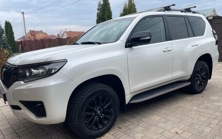 Toyota Land Cruiser Prado 150 рестайлинг 2, 2021 год, 7 500 000 рублей, 3 фотография