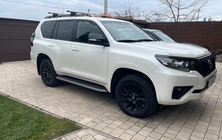 Toyota Land Cruiser Prado 150 рестайлинг 2, 2021 год, 7 500 000 рублей, 2 фотография