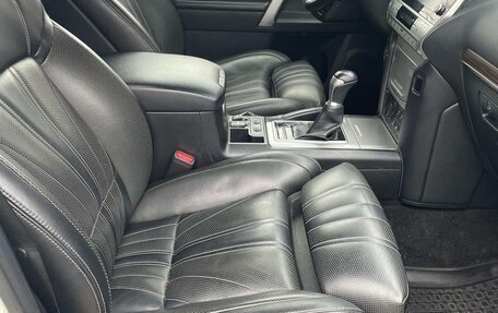 Toyota Land Cruiser Prado 150 рестайлинг 2, 2021 год, 7 500 000 рублей, 6 фотография