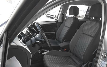 Volkswagen Tiguan II, 2019 год, 2 489 000 рублей, 10 фотография