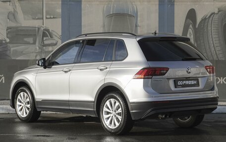 Volkswagen Tiguan II, 2019 год, 2 489 000 рублей, 2 фотография