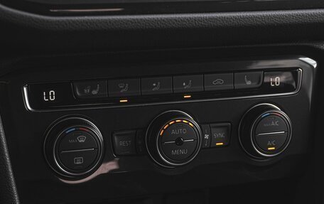 Volkswagen Tiguan II, 2019 год, 2 489 000 рублей, 12 фотография