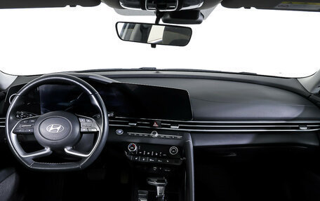 Hyundai Elantra, 2024 год, 2 349 000 рублей, 13 фотография