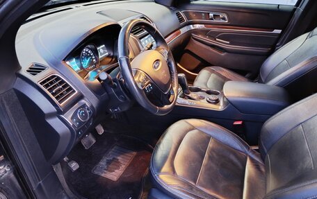 Ford Explorer VI, 2017 год, 2 390 000 рублей, 11 фотография