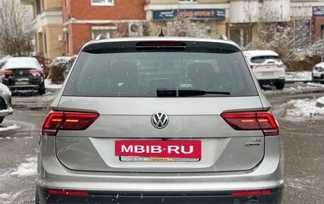Volkswagen Tiguan II, 2017 год, 2 200 000 рублей, 2 фотография