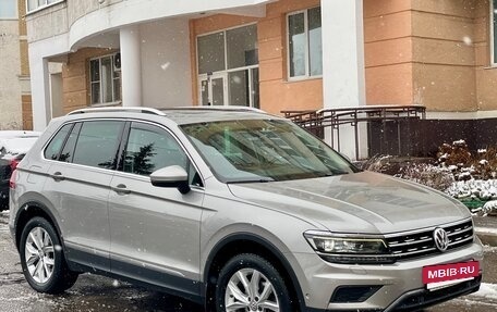 Volkswagen Tiguan II, 2017 год, 2 200 000 рублей, 3 фотография
