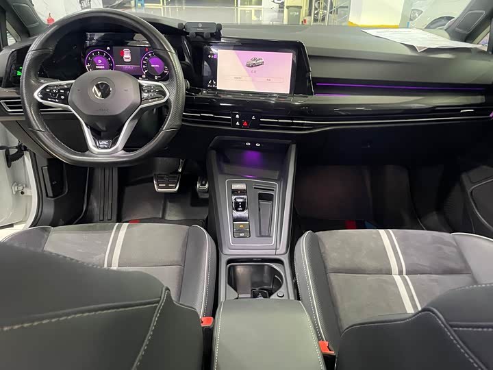 Volkswagen Golf R VII рестайлинг, 2022 год, 1 819 000 рублей, 10 фотография