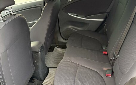 Hyundai Solaris II рестайлинг, 2012 год, 720 000 рублей, 10 фотография