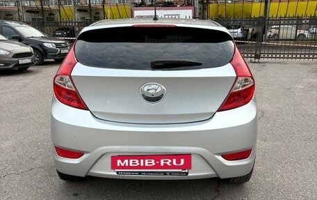 Hyundai Solaris II рестайлинг, 2012 год, 720 000 рублей, 3 фотография