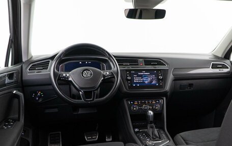 Volkswagen Tiguan II, 2020 год, 3 254 444 рублей, 6 фотография