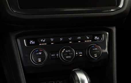 Volkswagen Tiguan II, 2020 год, 3 254 444 рублей, 18 фотография