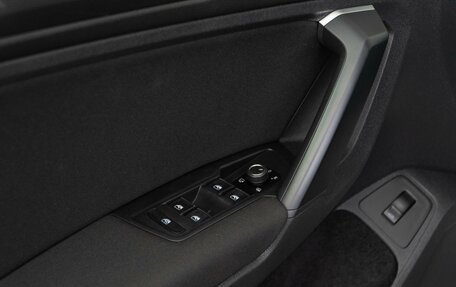 Volkswagen Tiguan II, 2020 год, 3 254 444 рублей, 19 фотография