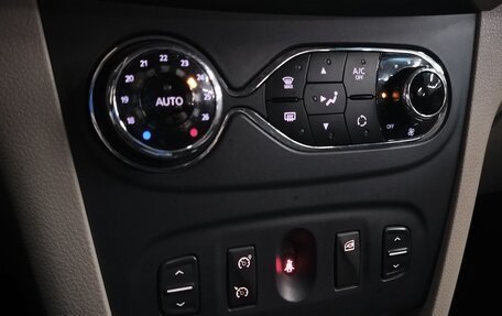 Renault Logan II, 2015 год, 480 000 рублей, 14 фотография