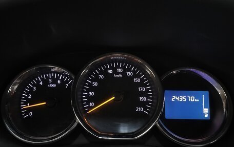 Renault Logan II, 2015 год, 480 000 рублей, 19 фотография