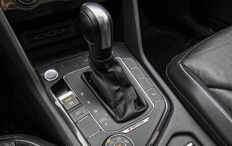 Volkswagen Tiguan II, 2019 год, 2 990 000 рублей, 13 фотография