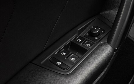 Volkswagen Tiguan II, 2019 год, 2 990 000 рублей, 17 фотография