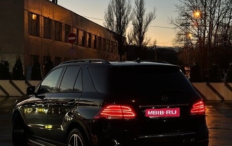 Mercedes-Benz GLE, 2015 год, 4 000 000 рублей, 2 фотография