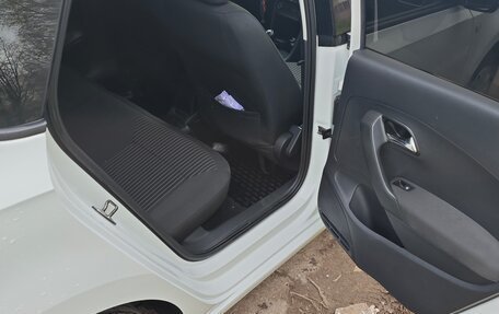 Volkswagen Polo VI (EU Market), 2015 год, 800 000 рублей, 16 фотография