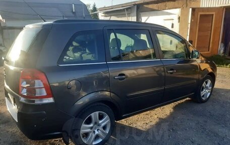 Opel Zafira B, 2011 год, 650 000 рублей, 3 фотография