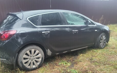 Opel Astra J, 2014 год, 1 050 000 рублей, 4 фотография