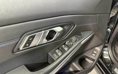 BMW 3 серия, 2019 год, 2 930 000 рублей, 16 фотография