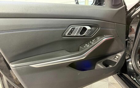 BMW 3 серия, 2019 год, 2 930 000 рублей, 15 фотография
