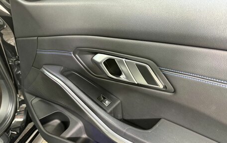 BMW 3 серия, 2019 год, 2 930 000 рублей, 26 фотография