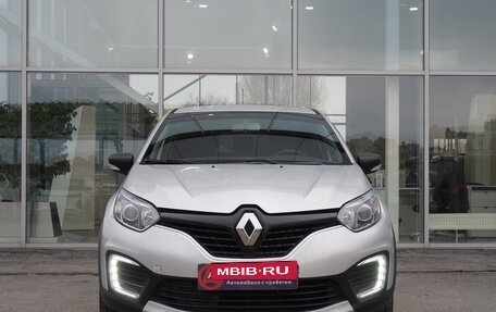 Renault Kaptur I рестайлинг, 2017 год, 1 422 000 рублей, 2 фотография