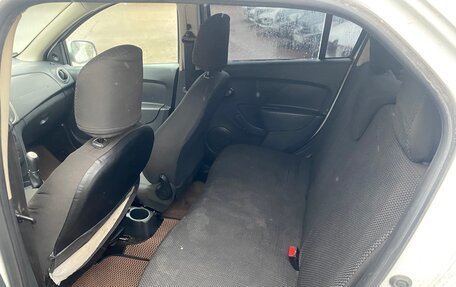 Renault Logan II, 2019 год, 380 000 рублей, 6 фотография