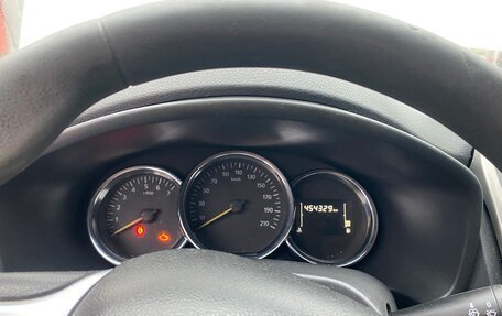 Renault Logan II, 2019 год, 380 000 рублей, 8 фотография