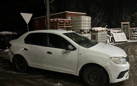 Renault Logan II, 2019 год, 320 000 рублей, 3 фотография