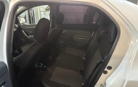 Renault Logan II, 2019 год, 320 000 рублей, 6 фотография