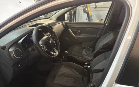 Renault Logan II, 2019 год, 320 000 рублей, 7 фотография