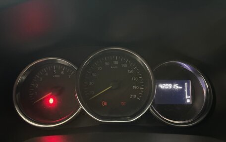 Renault Logan II, 2019 год, 320 000 рублей, 8 фотография